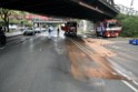 LKW blieb unter Bruecke haengen Koeln Ehrenfeld Innere Kanalstr Hornstr P443